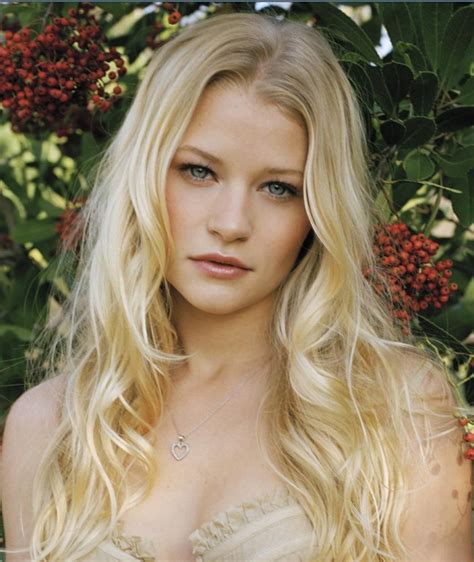 Emilie de Ravin